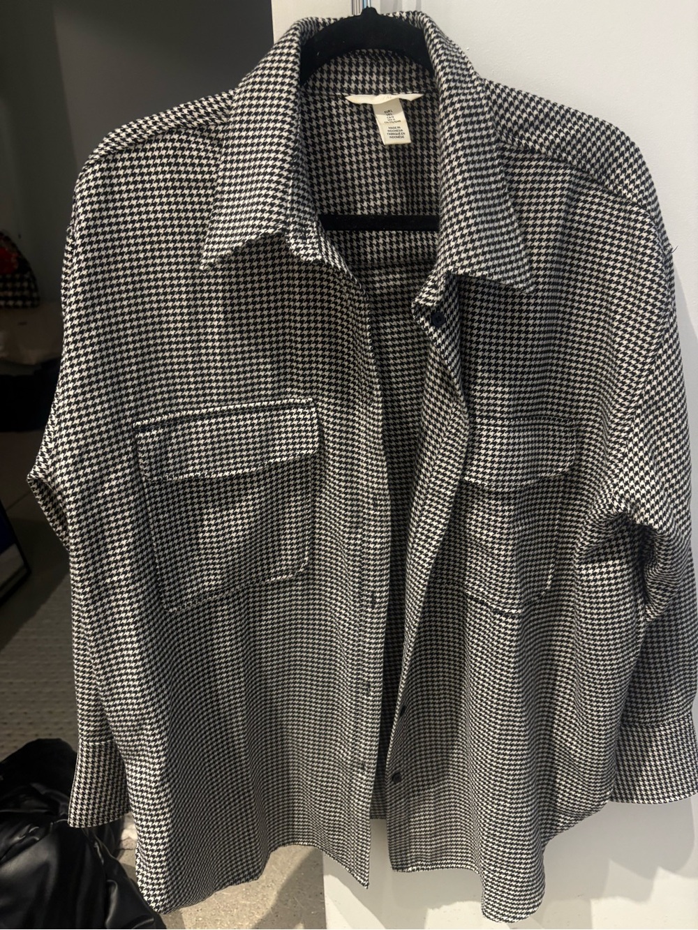 H&M Black and White Houndstooth Button-Down Shirt Jacket